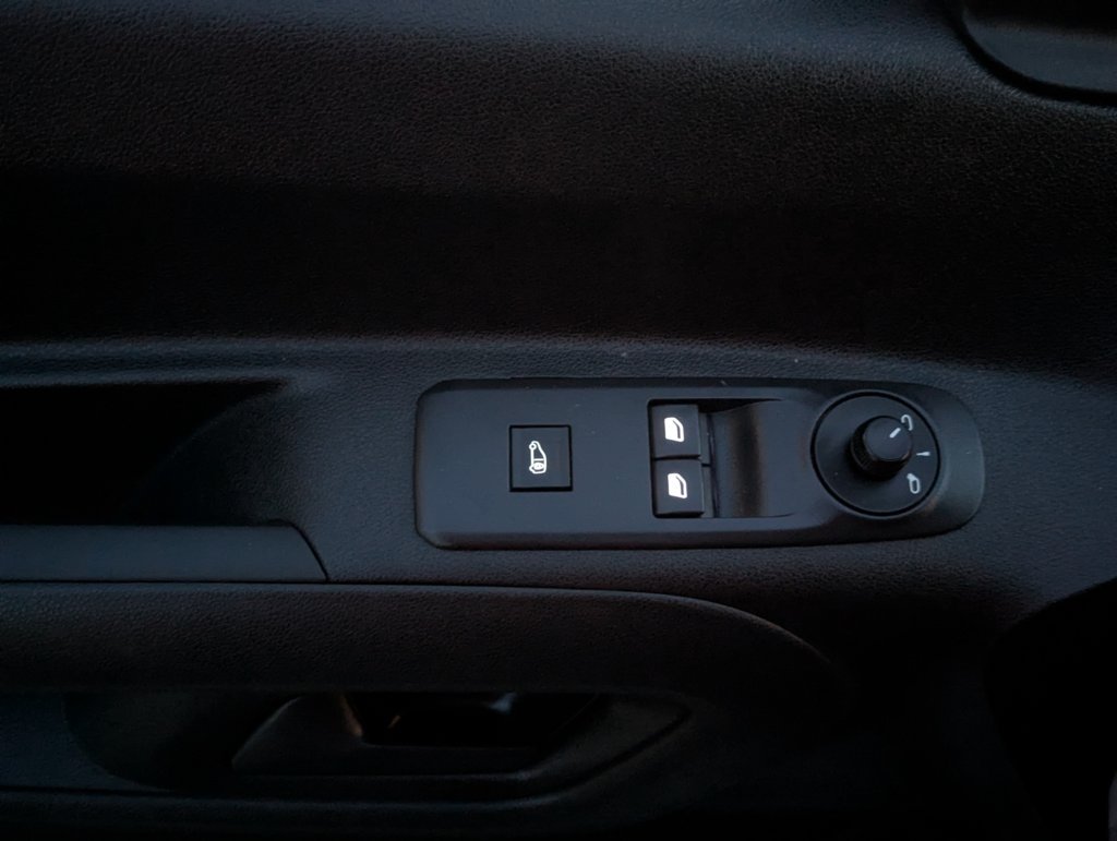 MIDCar coches ocasión Madrid Citroen Berlingo Premium  1.5 BlueHDi 100Cv IVA y Garantía Inc Nacional 1Dueño