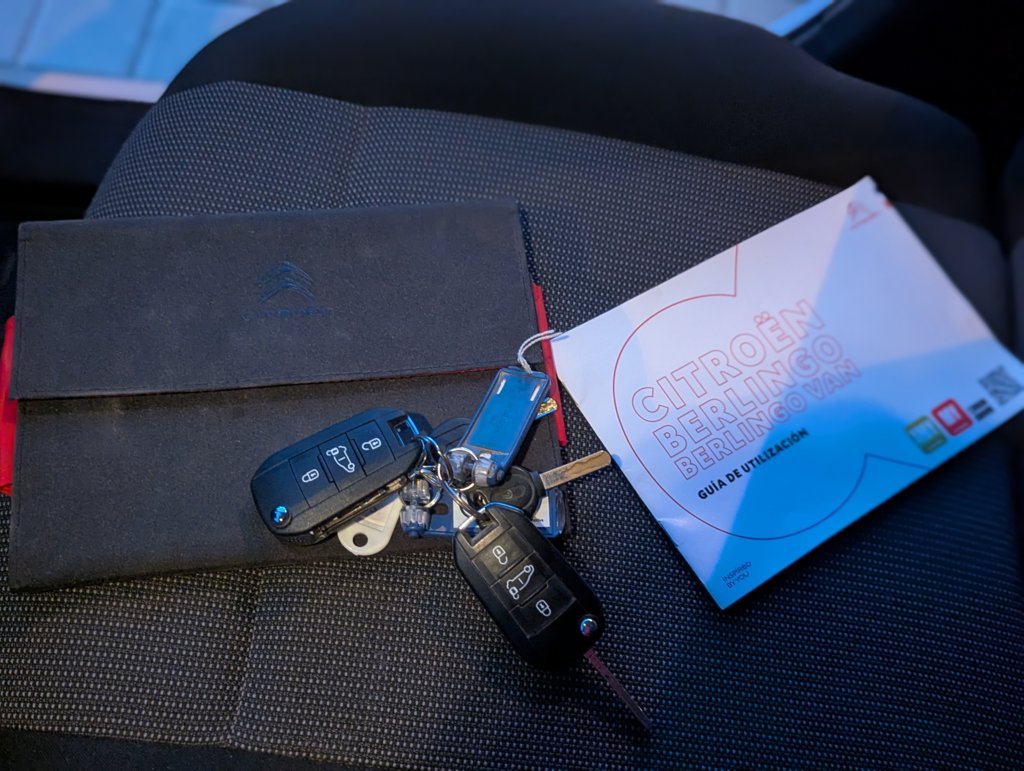 MIDCar coches ocasión Madrid Citroen Berlingo Premium  1.5 BlueHDi 100Cv IVA y Garantía Inc Nacional 1Dueño