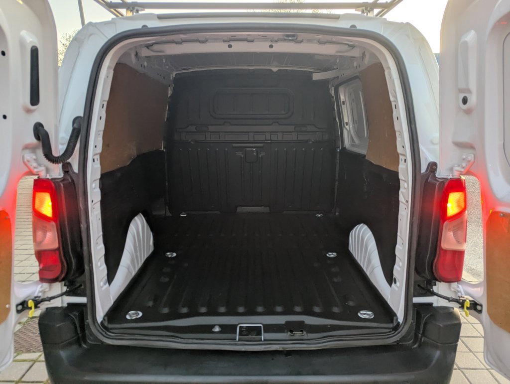 MIDCar coches ocasión Madrid Citroen Berlingo Premium  1.5 BlueHDi 100Cv IVA y Garantía Inc Nacional 1Dueño