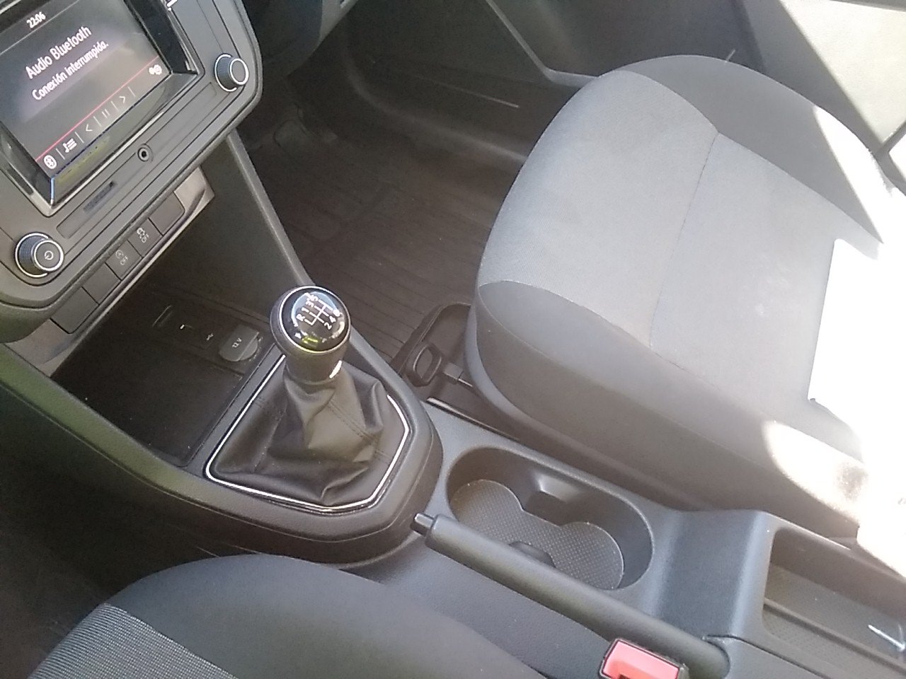 MIDCar coches ocasión Madrid Volkswagen Caddy Profesional Furgón 1.4 TGI 81kW BM 110Cv, Etiqueta medioambiental Eco IVA y Garantía Inc