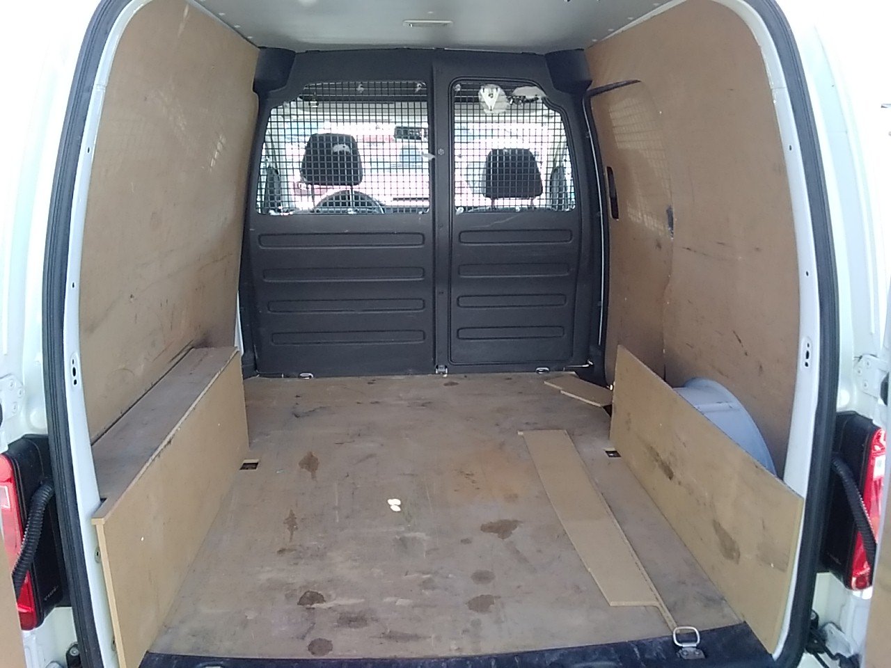 MIDCar coches ocasión Madrid Volkswagen Caddy Profesional Furgón 1.4 TGI 81kW BM 110Cv, Etiqueta medioambiental Eco IVA y Garantía Inc