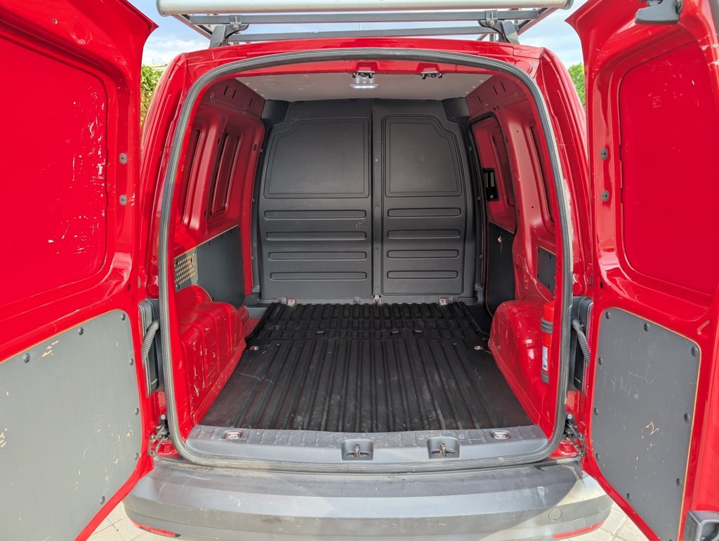 MIDCar coches ocasión Madrid Vw Caddy 1.4TGI GNC Hybrid Etiqueta ECO 110Cv IVA y Garantía Incl Nacional Color Rojo