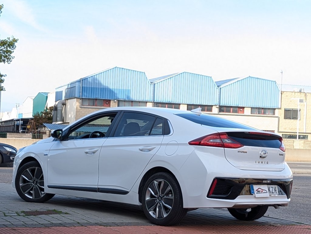 MIDCar coches ocasión Madrid HYUNDAI iONIQ 1.6 GDI HEV Tecno DCT Hybrido ECO