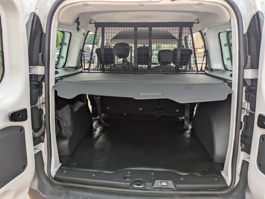 MIDCar coches ocasión Madrid Dacia Dokker Van Essential  Combi 5 Plazas, 1.6 110Cv  ECO-G N1, GLP  Híbrido