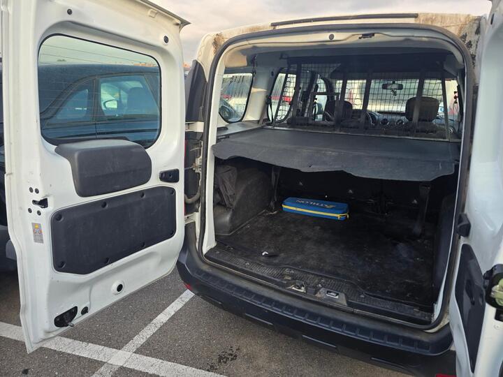 MIDCar coches ocasión Madrid Dacia Dokker Van Essential  Combi 5 Plazas, 1.6 110Cv  ECO-G N1, GLP  Híbrido