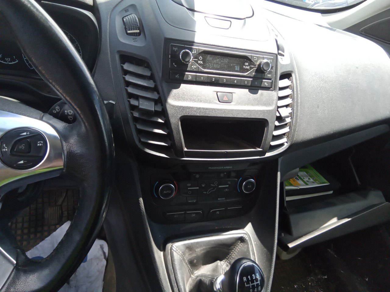 MIDCar coches ocasión Madrid Ford Transit Connect Van VAN 1.5EcoBlue 100Cv TREND 210 L2 3 Plazas Etiqueta C IVA y Garantía Incl