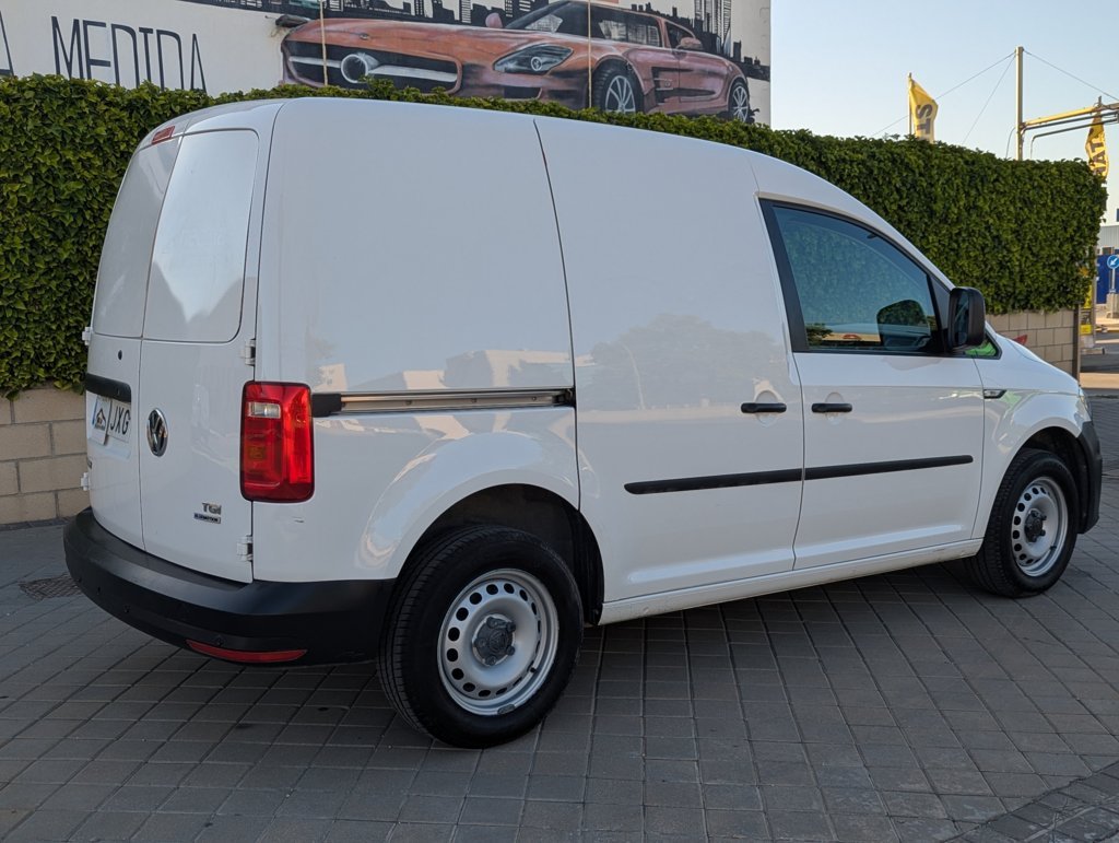 MIDCar coches ocasión Madrid Volkswagen Caddy Profesional 1.4 TGI, GNC  110Cv,  del 31/10/2017, Etiqueta medioambiental ECO