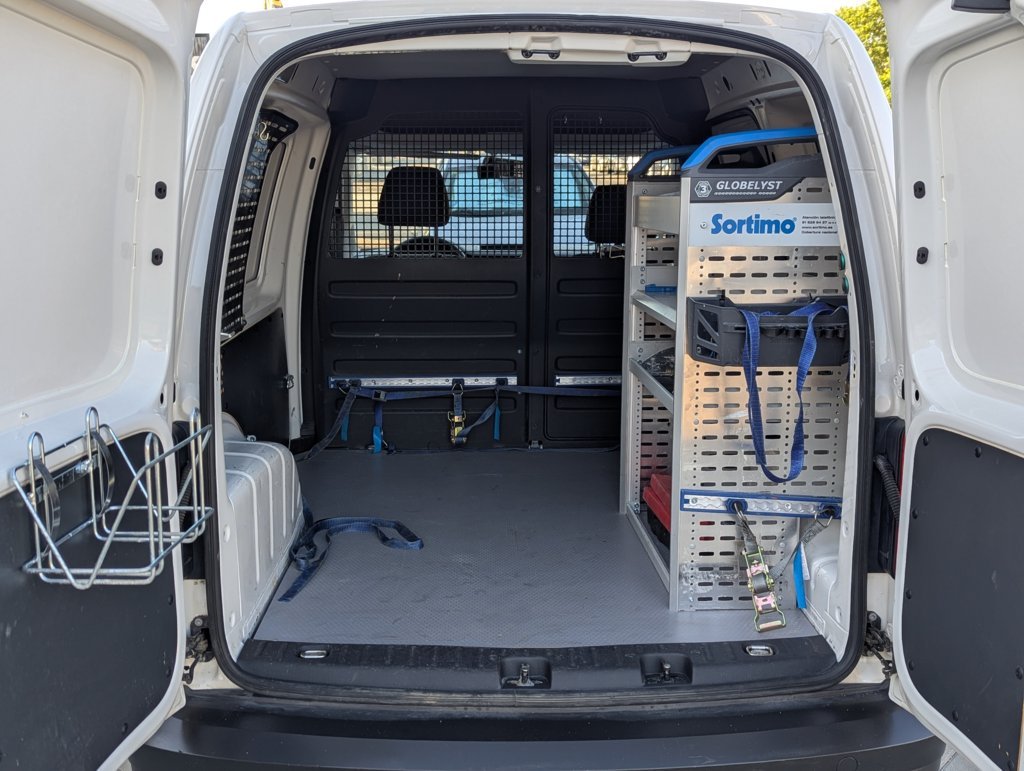 MIDCar coches ocasión Madrid Volkswagen Caddy Profesional 1.4 TGI, GNC  110Cv,  del 31/10/2017, Etiqueta medioambiental ECO