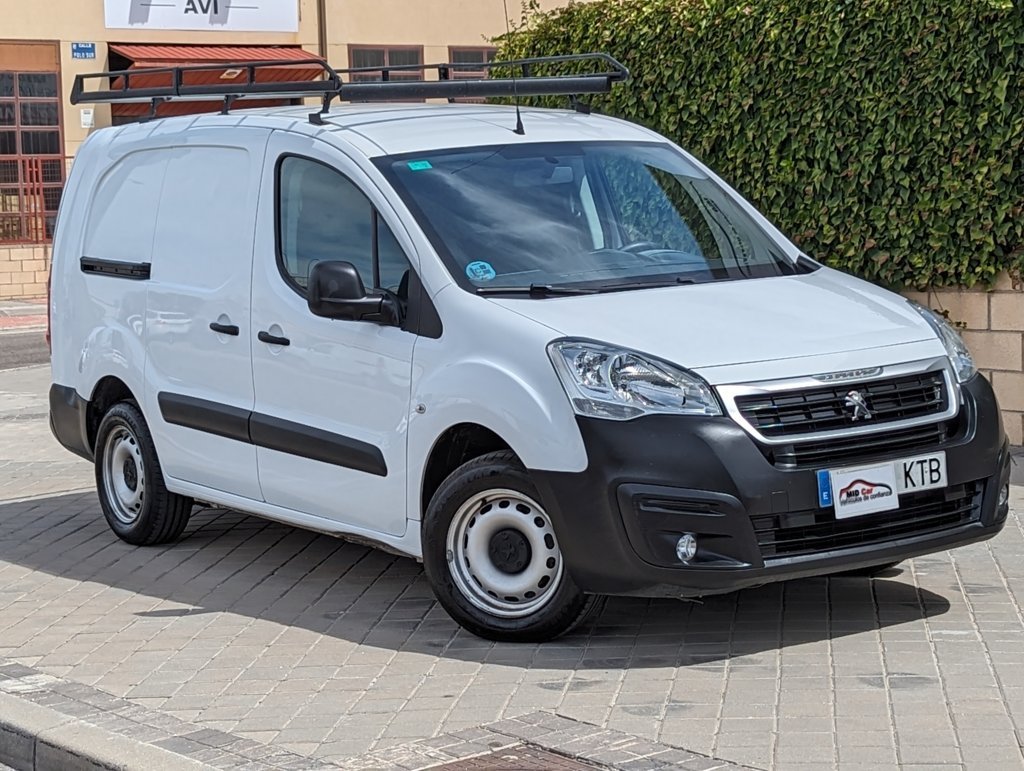 MIDCar coches ocasión Madrid Peugeot Partner 1.6BlueHdi L2 100Cv del 07/2019 3 Plazas