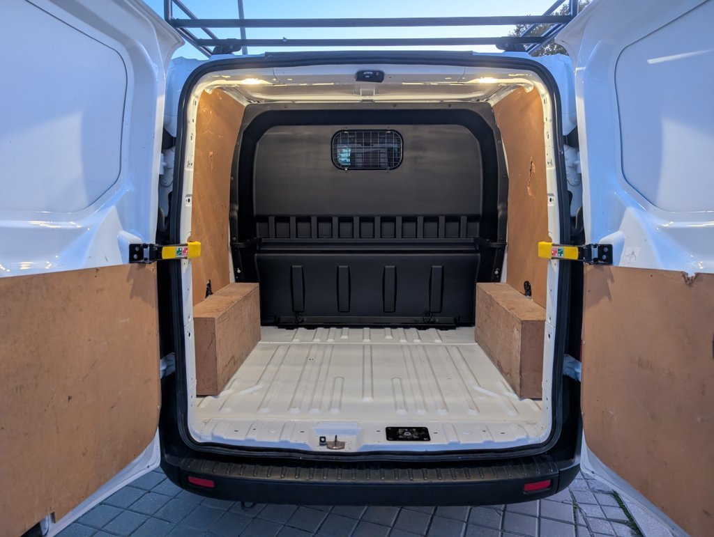 MIDCar coches ocasión Madrid Ford Transit Custom Combi 2.0 TDCI  6 Plazas Trend Etiqueta C Con IVA y Garantía