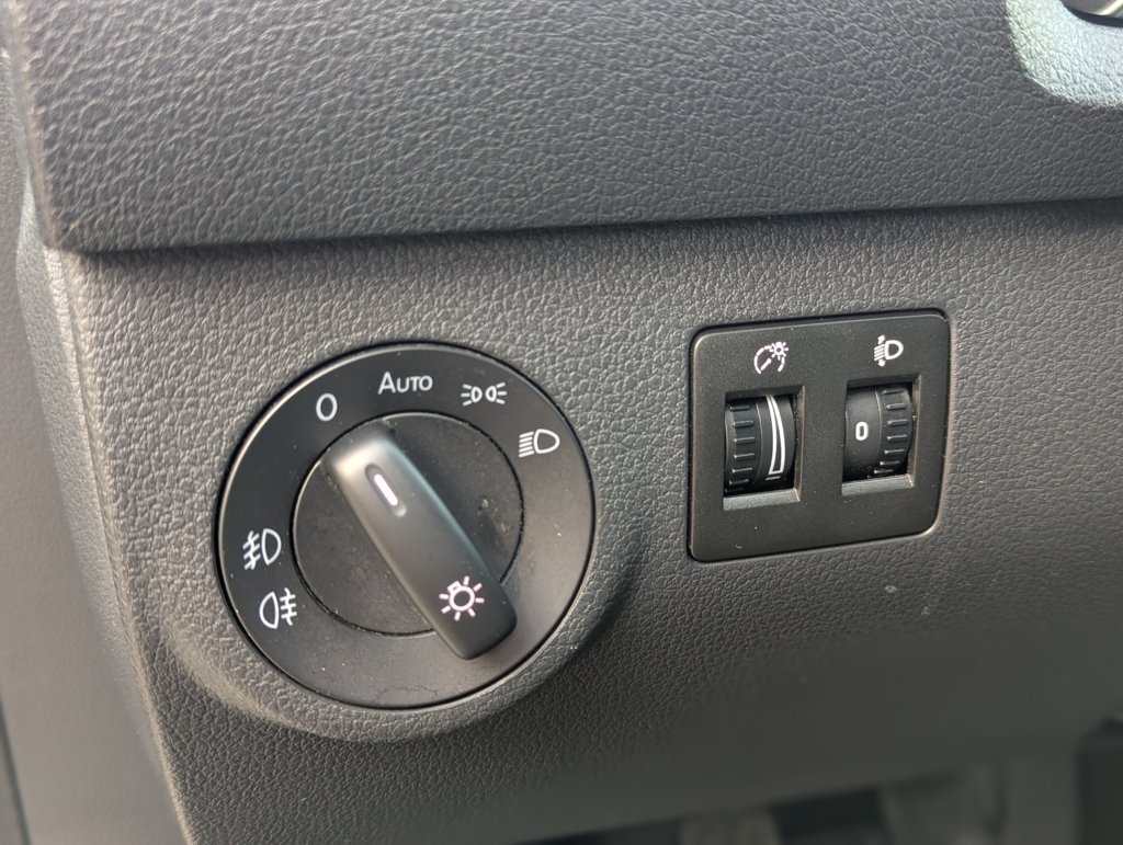 MIDCar coches ocasión Madrid Volkswagen Caddy Maxi Furgón 1.4 TGI Etiqueta ECO Profesional 81kW BM 110Cv IVA y garantía Incl