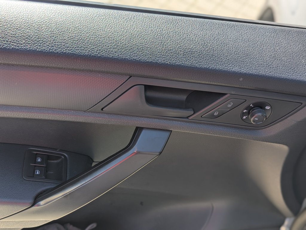 MIDCar coches ocasión Madrid Volkswagen Caddy Maxi Furgón 1.4 TGI Etiqueta ECO Profesional 81kW BM 110Cv IVA y garantía Incl