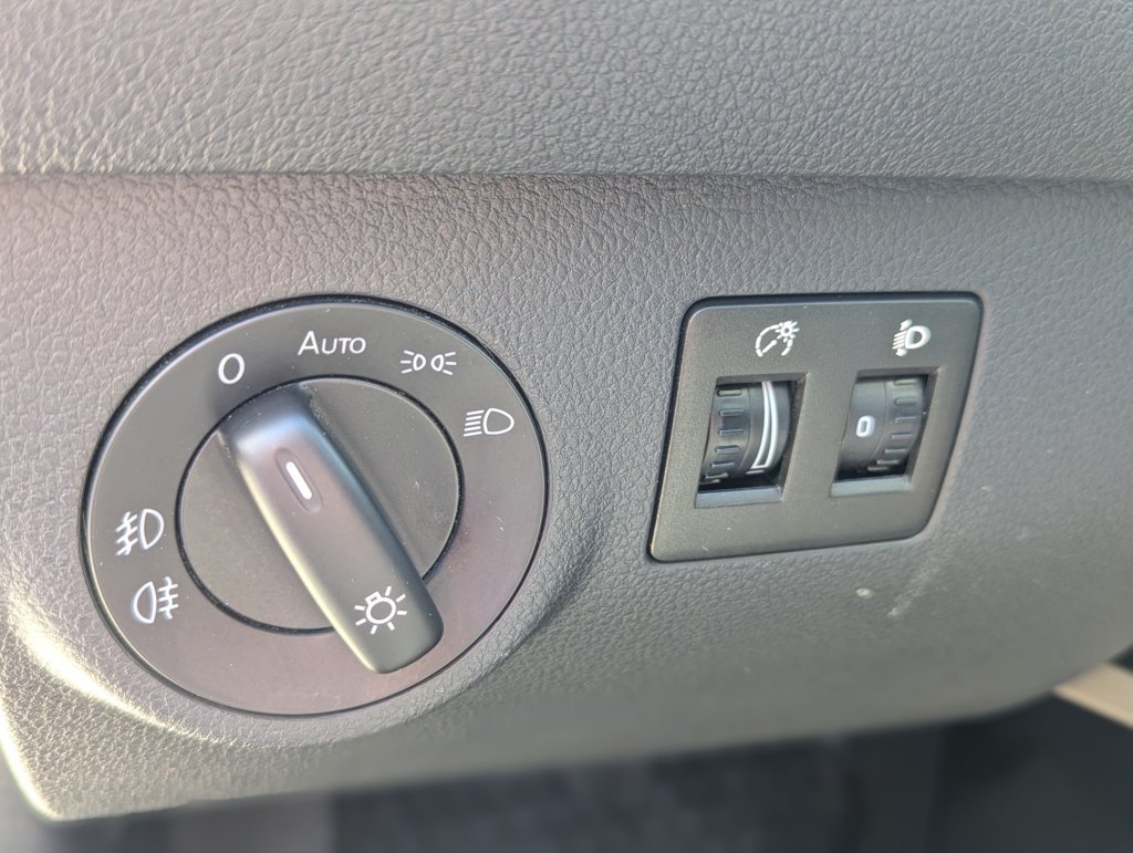 MIDCar coches ocasión Madrid Volkswagen Caddy Maxi Furgón 1.4 TGI Etiqueta ECO Profesional 81kW BM 110Cv IVA y garantía Incl