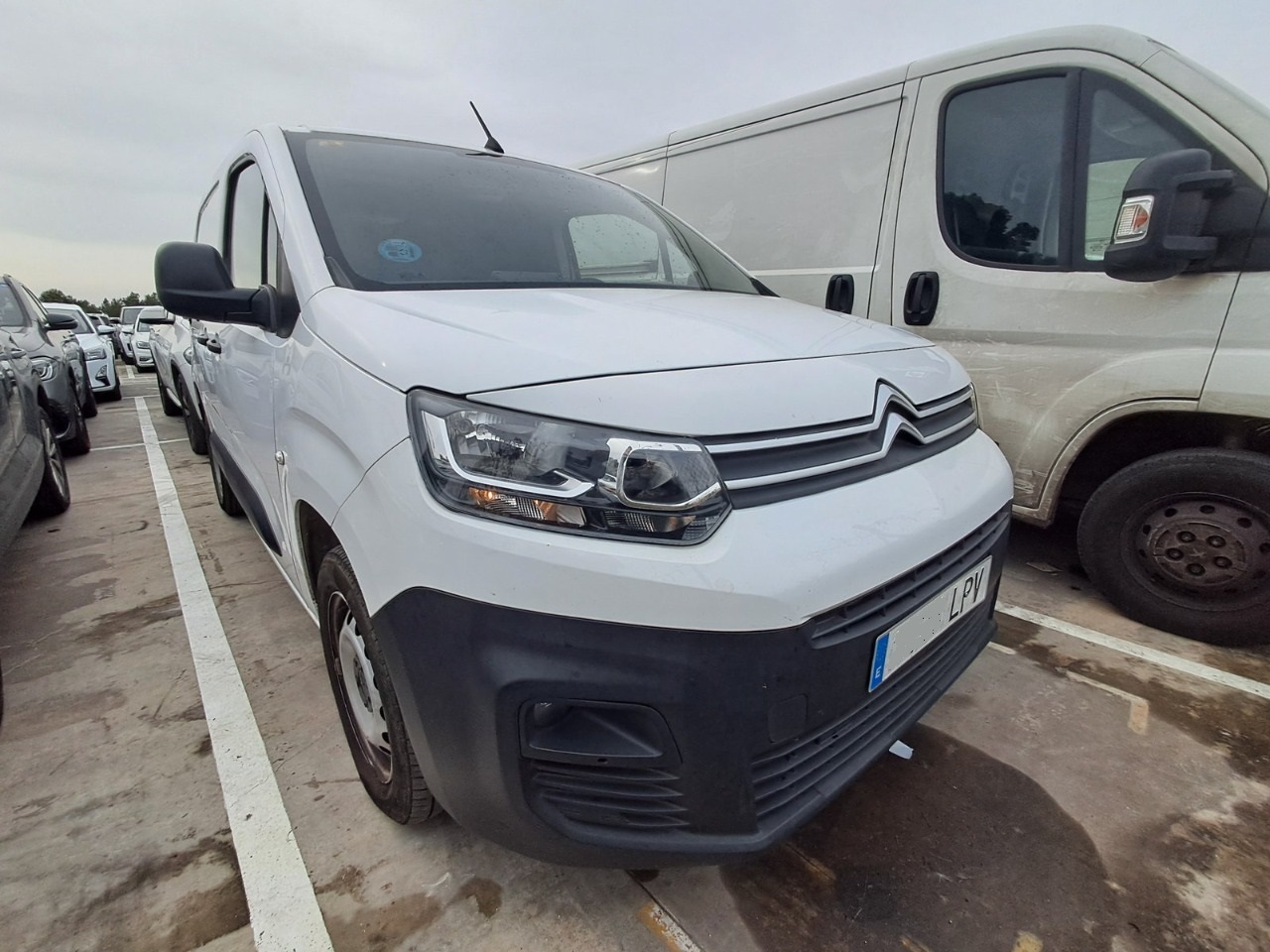 MIDCar coches ocasión Madrid Citroen Berlingo Premium Club 1.5BlueHdi 100Cv 3 Plazas IVA y Garantía Incl Nacional