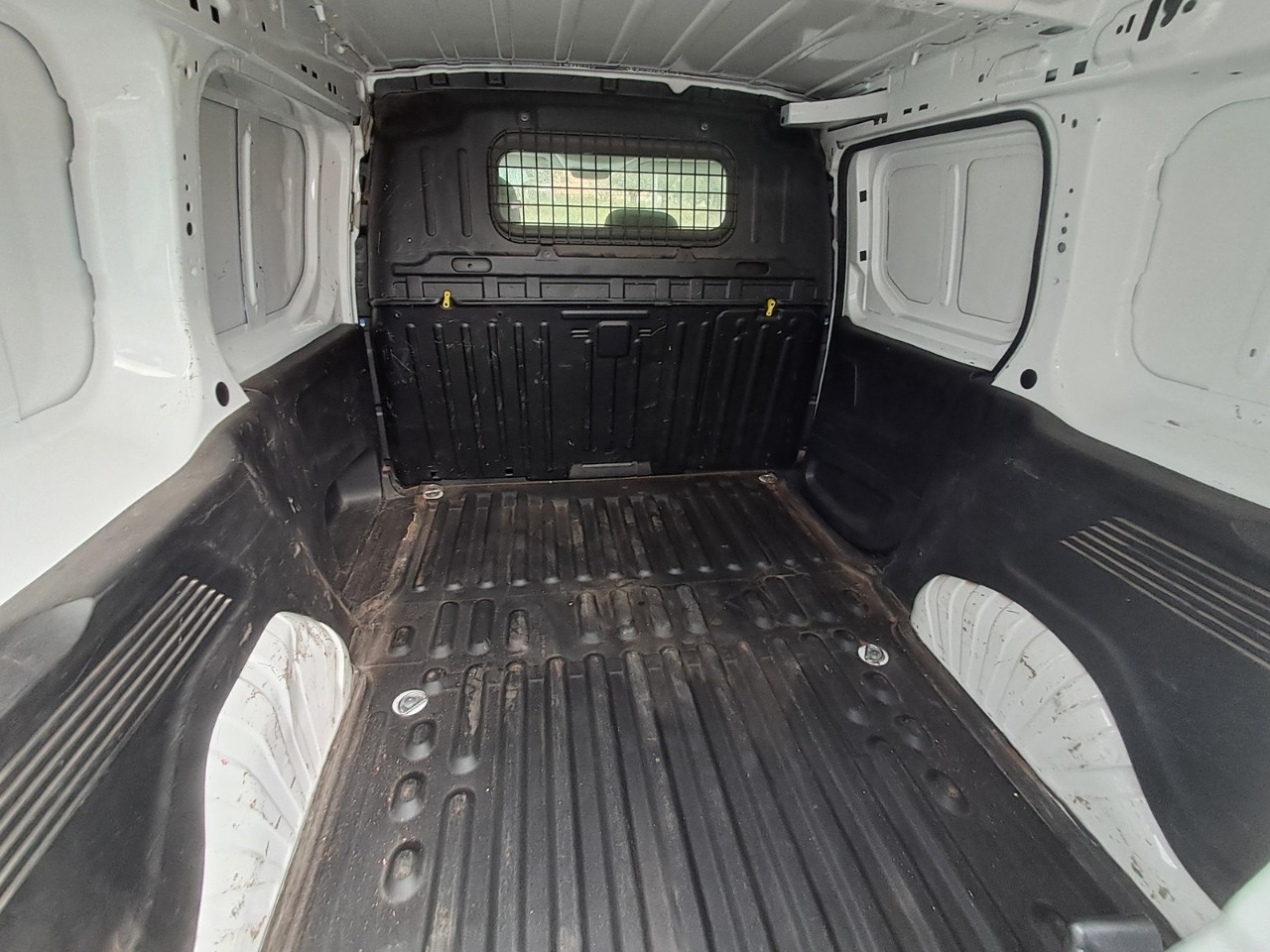 MIDCar coches ocasión Madrid Citroen Berlingo Premium Club 1.5BlueHdi 100Cv 3 Plazas IVA y Garantía Incl Nacional