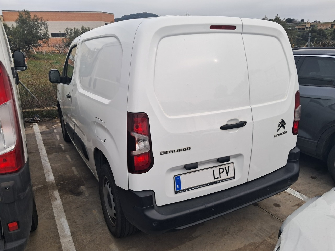 MIDCar coches ocasión Madrid Citroen Berlingo Premium Club 1.5BlueHdi 100Cv 3 Plazas IVA y Garantía Incl Nacional