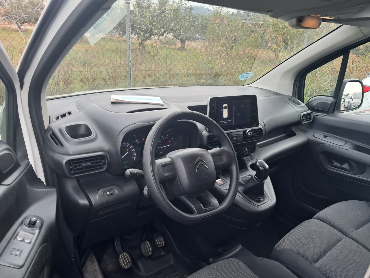 MIDCar coches ocasión Madrid Citroen Berlingo Premium Club 1.5BlueHdi 100Cv 3 Plazas IVA y Garantía Incl Nacional