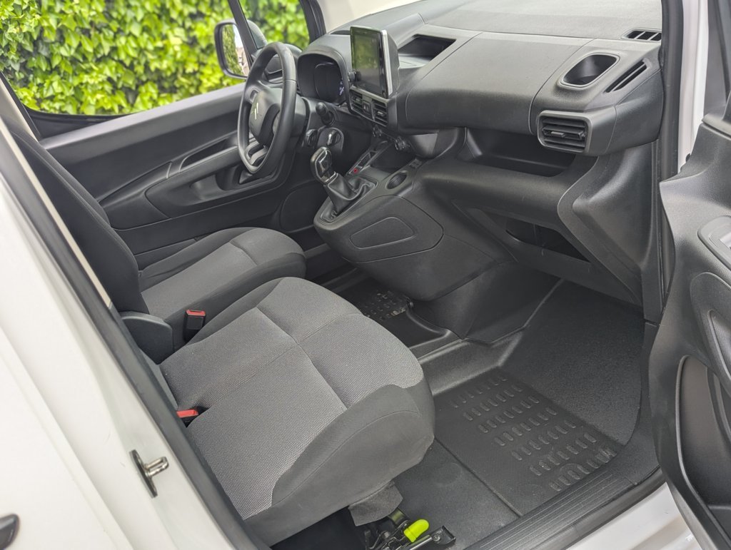 MIDCar coches ocasión Madrid Citroen Berlingo Premium Club 1.5BlueHdi 100Cv 3 Plazas IVA y Garantía Incl Nacional