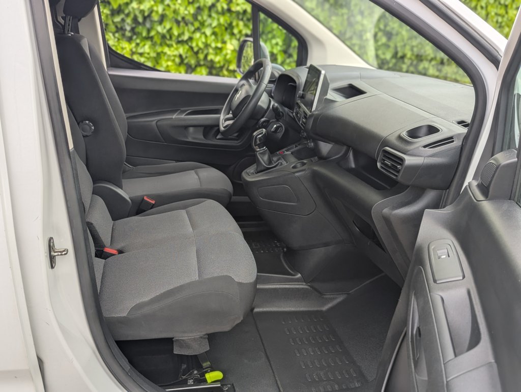 MIDCar coches ocasión Madrid Citroen Berlingo Premium Club 1.5BlueHdi 100Cv 3 Plazas IVA y Garantía Incl Nacional