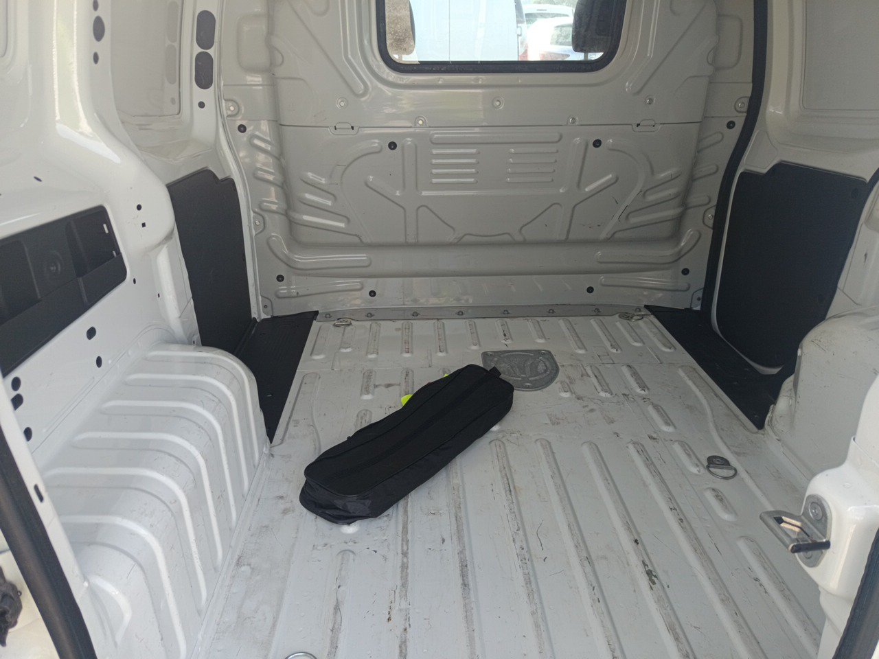 MIDCar coches ocasión Madrid Fiat Fiorino 1.3Mjet E6+ 80Cv IVA y garantía Incl Etiqueta C