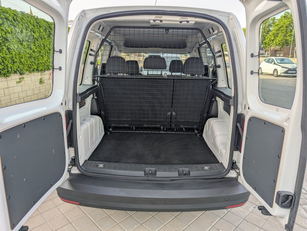 MIDCar coches ocasión Madrid Volkswagen Caddy Profesional Kombi 1.4 TGI/ GNC  BM 4 Puertas 110Cv Etiqueta ECO
