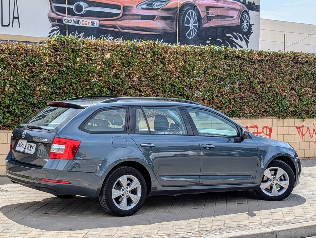 MIDCar coches ocasión Madrid Skoda Octavia Combi 1.5 TGI 130Cv CNG DSG Etiqueta Medioambiental ECO