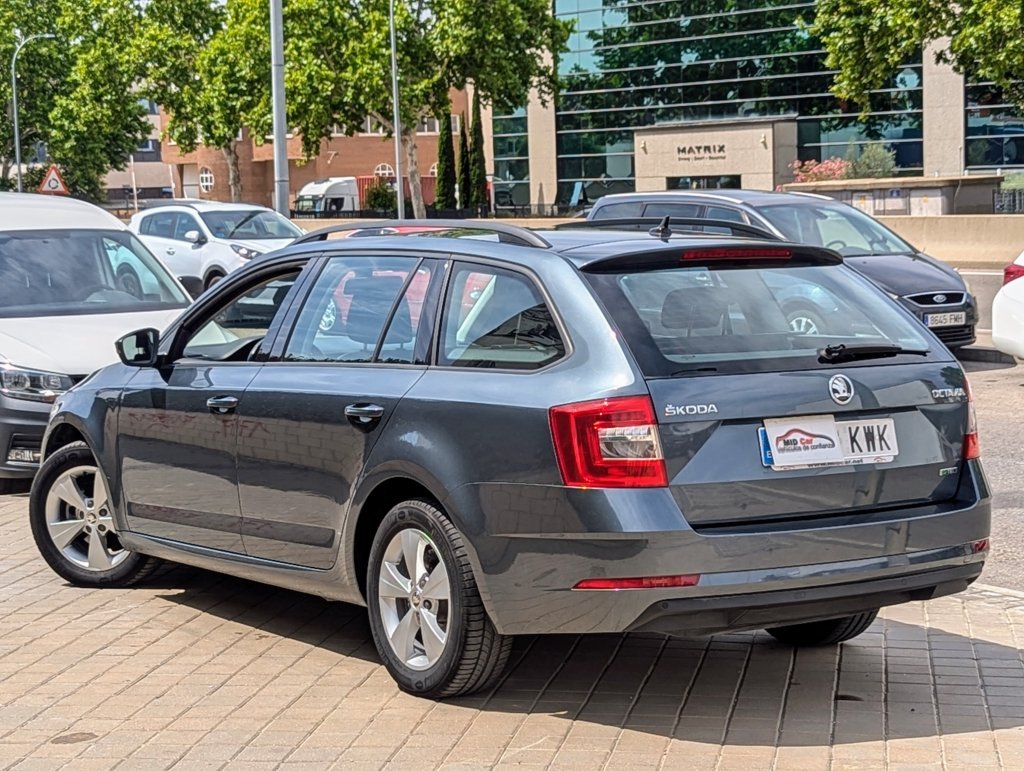 MIDCar coches ocasión Madrid Skoda Octavia Combi 1.5 TGI 130Cv CNG DSG Etiqueta Medioambiental ECO