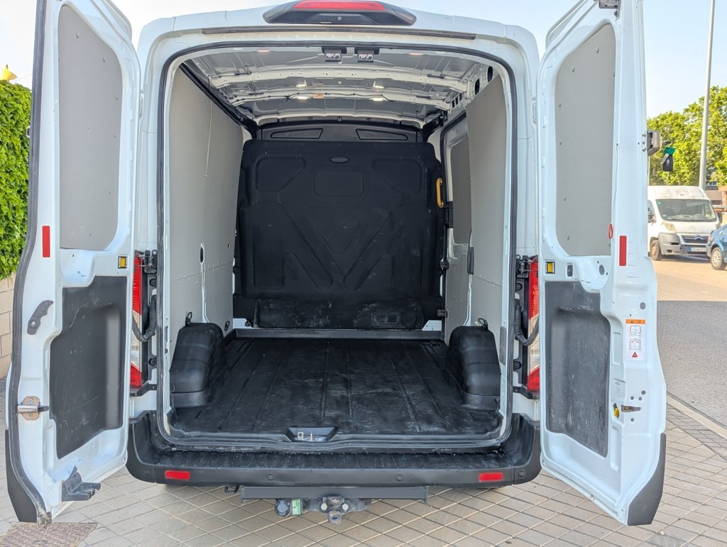 MIDCar coches ocasión Madrid Ford Transit 2.0Tdci L2H2 Van Trend FWD MHEV furgón Delantera, 130Cv,  6 Velocidades, Etiqueta medioambiental ECO