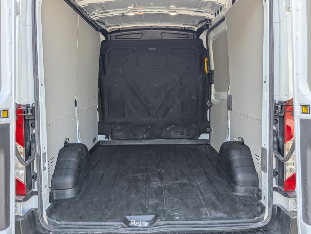 MIDCar coches ocasión Madrid Ford Transit 2.0Tdci L2H2 Van Trend FWD MHEV furgón Delantera, 130Cv,  6 Velocidades, Etiqueta medioambiental ECO