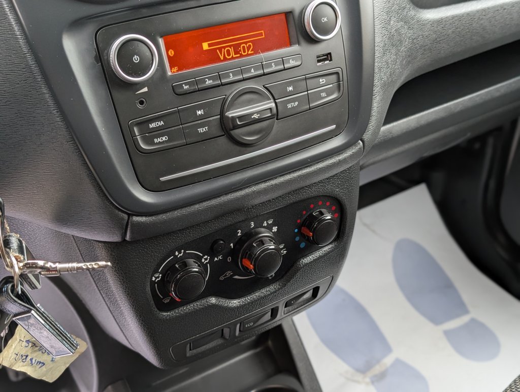 MIDCar coches ocasión Madrid Dacia Dokker Van Essential 1.6 110Cv GLP Híbrido Etiqueta Medioambiental ECO Nacional IVA y Garantía Incl