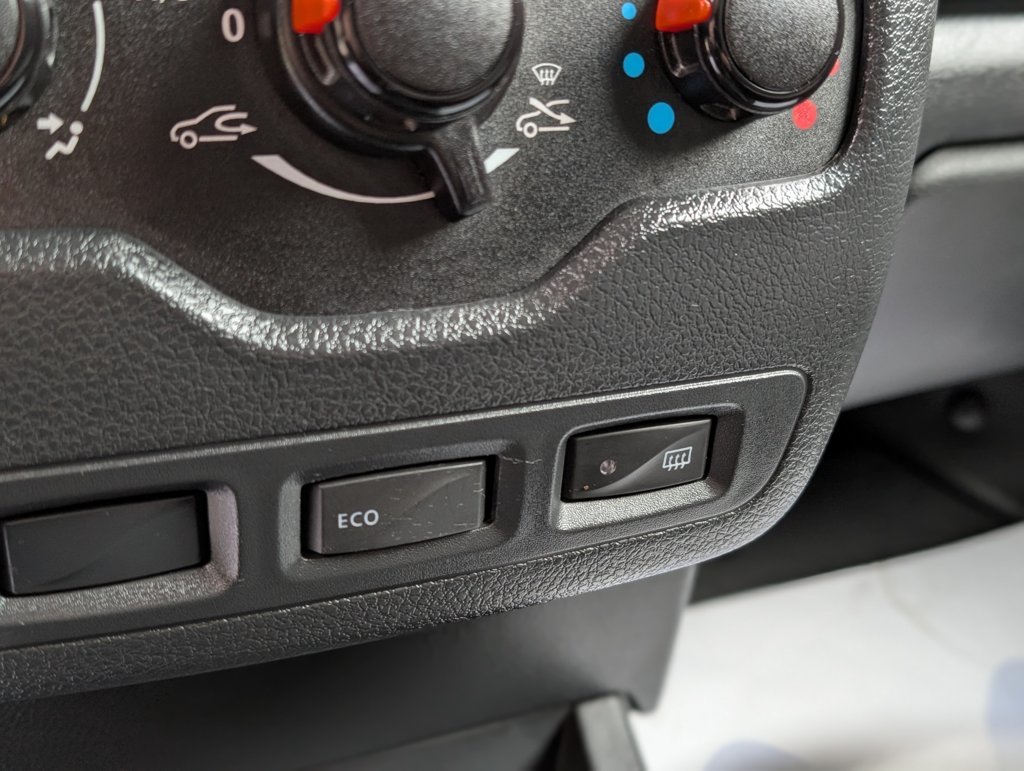 MIDCar coches ocasión Madrid Dacia Dokker Van Essential 1.6 110Cv GLP Híbrido Etiqueta Medioambiental ECO Nacional IVA y Garantía Incl