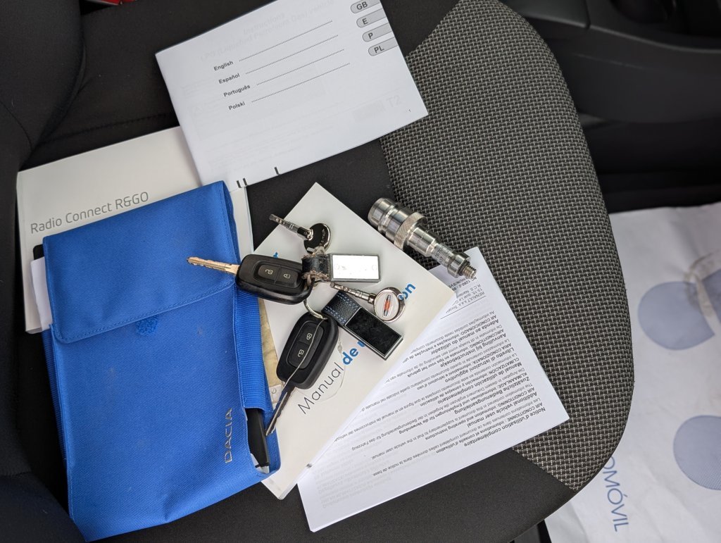 MIDCar coches ocasión Madrid Dacia Dokker Van Essential 1.6 110Cv GLP Híbrido Etiqueta Medioambiental ECO Nacional IVA y Garantía Incl