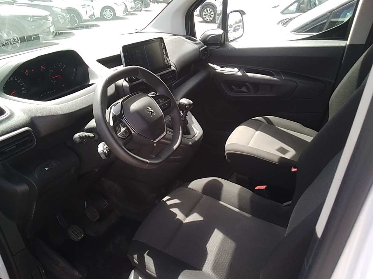 MIDCar coches ocasión Madrid Peugeot Partner Premium 1.5 BlueHDi 100Cv IVA y garantía Inc Etiqueta C Nacional Historial mantenimiento