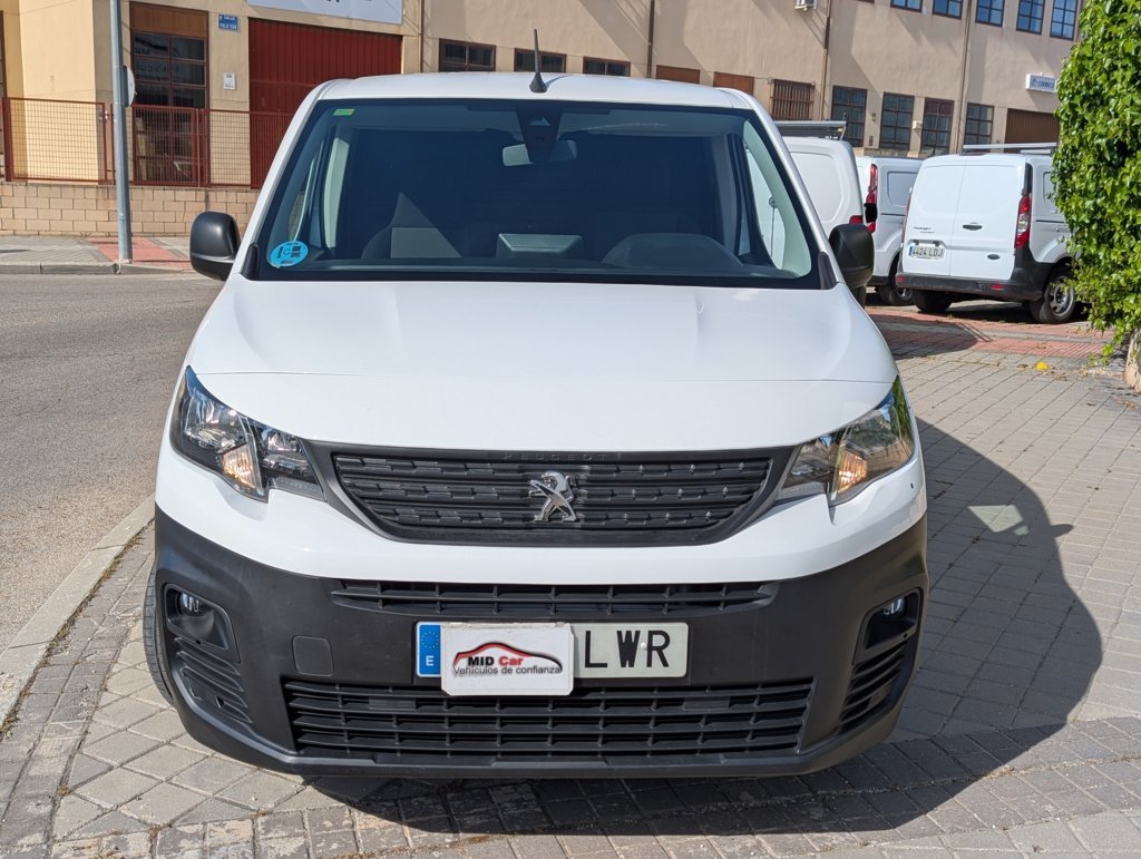 MIDCar coches ocasión Madrid Peugeot Partner Premium 1.5 BlueHDi 100Cv IVA y garantía Inc Etiqueta C Nacional Historial mantenimiento