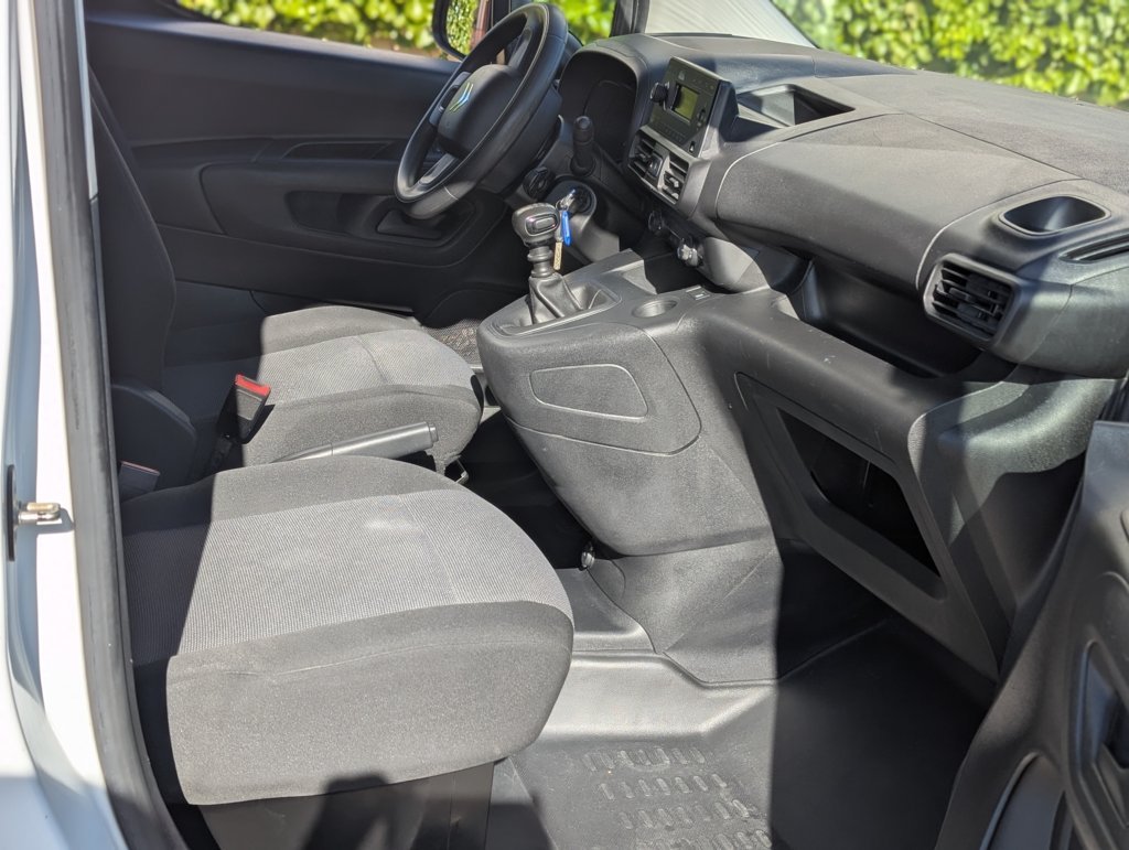 MIDCar coches ocasión Madrid Citroen Berlingo Premium Larga 1.5BlueHdi 100Cv IVA y Grantía Incl Etiqueta C XL