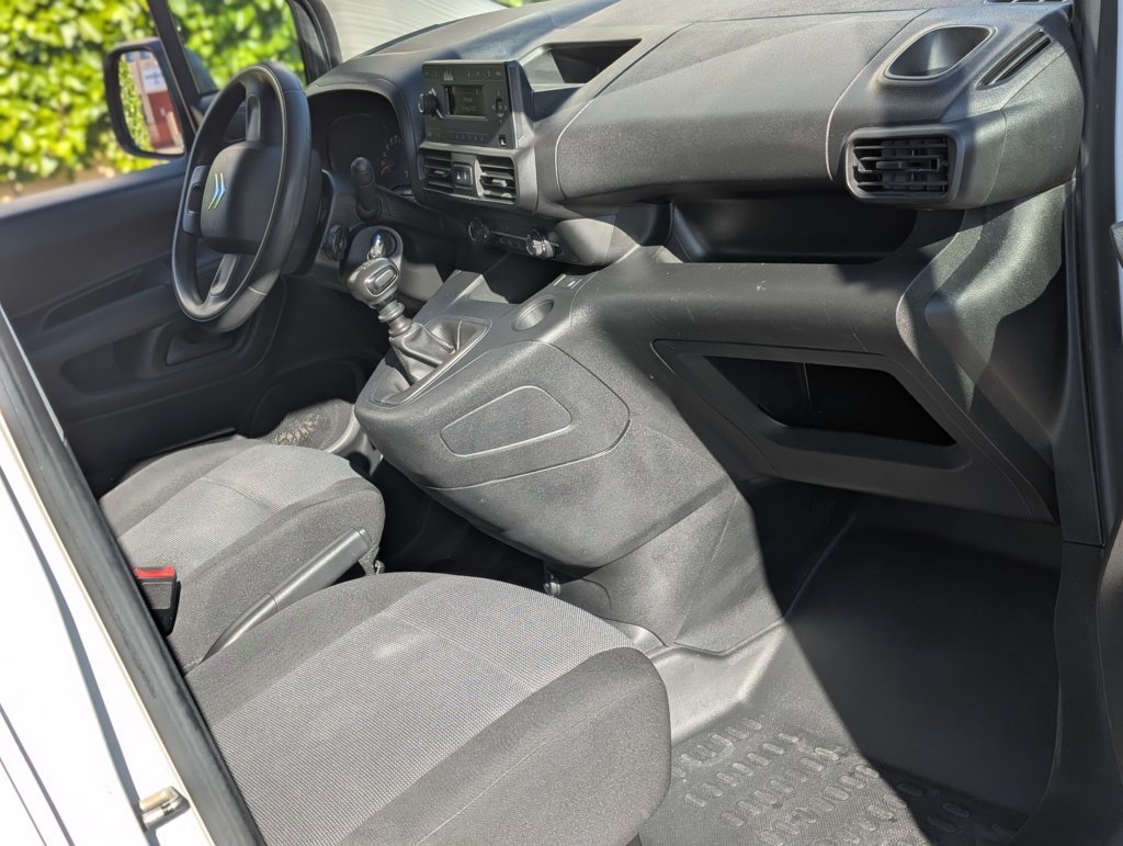 MIDCar coches ocasión Madrid Citroen Berlingo Premium Larga 1.5BlueHdi 100Cv IVA y Grantía Incl Etiqueta C XL