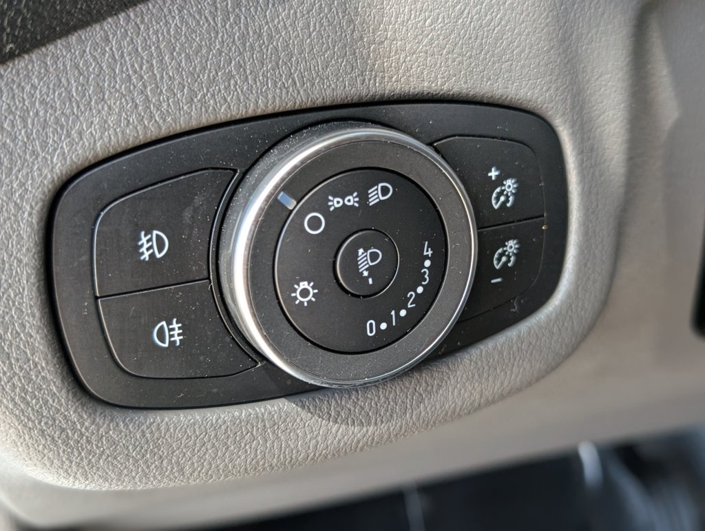 MIDCar coches ocasión Madrid Ford Transit Connect  3Plazas 1.5EcoBlueTrend 210 L2 4 Puertas 100Cv IVA y Garantía Inc Etiqueta C