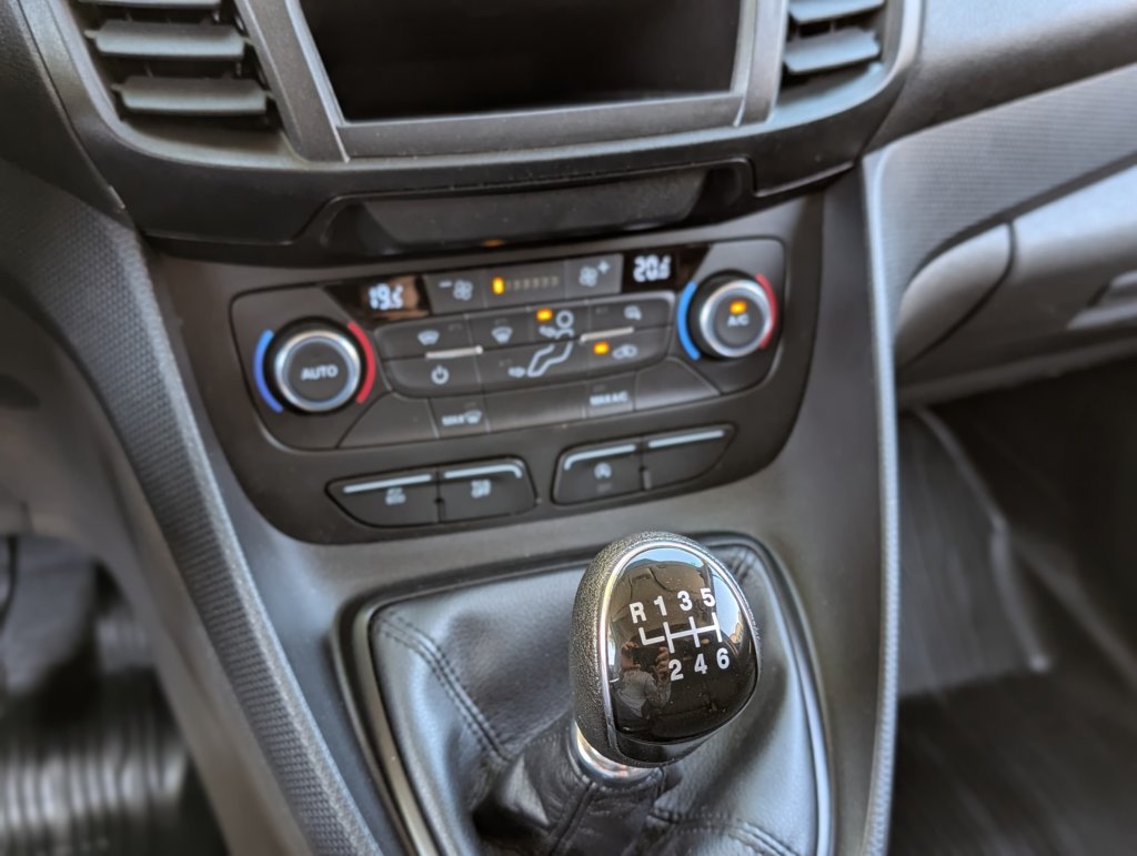 MIDCar coches ocasión Madrid Ford Transit Connect  3Plazas 1.5EcoBlueTrend 210 L2 4 Puertas 100Cv IVA y Garantía Inc Etiqueta C