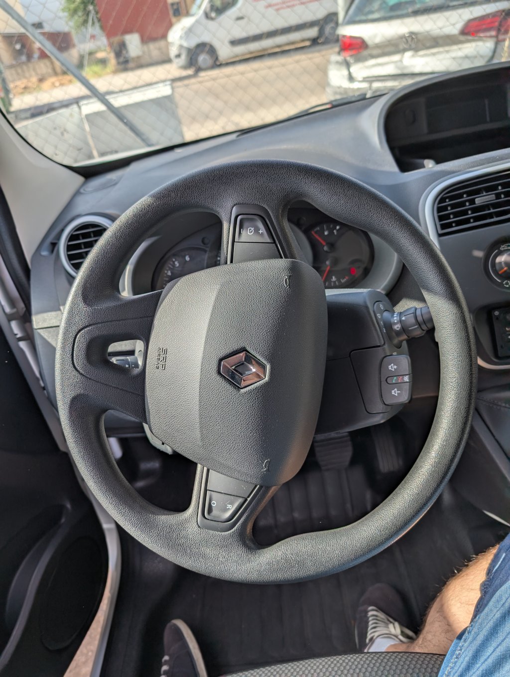 MID Car coches ocasión Madrid Renault Kangoo Maxi 1.5dCi Profesional 95Cv 6 velocidades Euro 6 Etiqueta C IVA y Garantía Inc