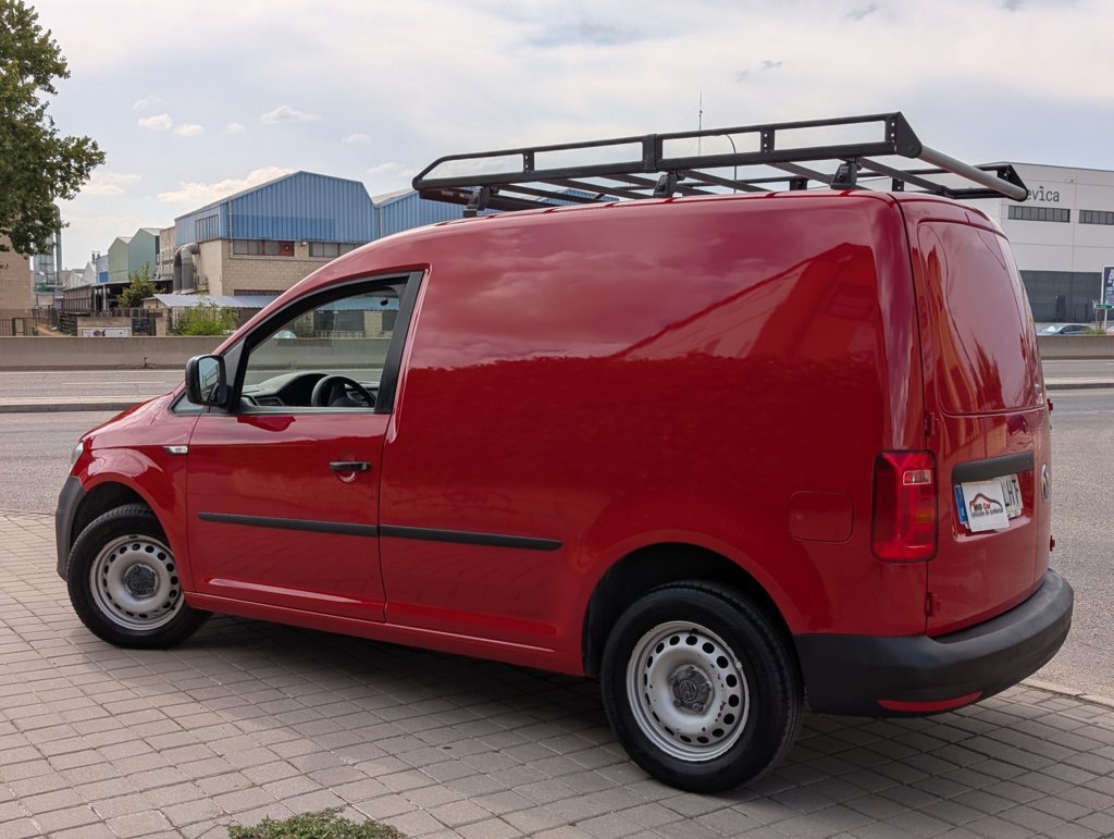 MID Car coches ocasión Madrid Vw Caddy 1.4TGI GNC Hybrid Etiqueta ECO 110Cv IVA y Garantía Incl Nacional Color Rojo