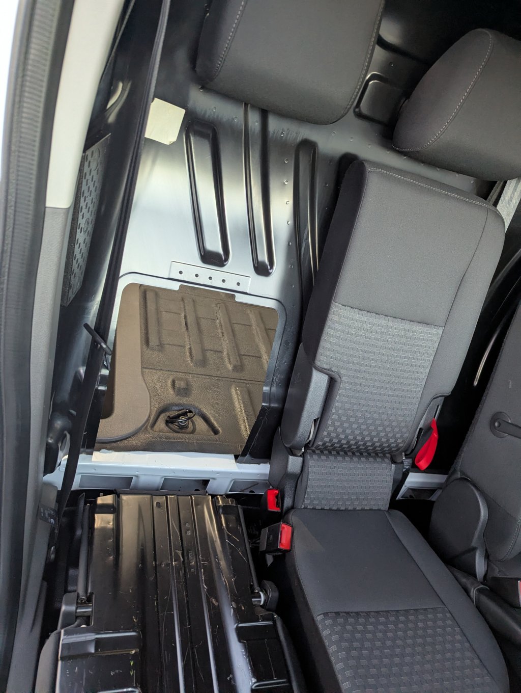 MIDCar coches ocasión Madrid Ford Transit Connect L2 210 1.5Ecoblue Trend Automatico 3 Plazas 120Cv IVA y Garantía Incl