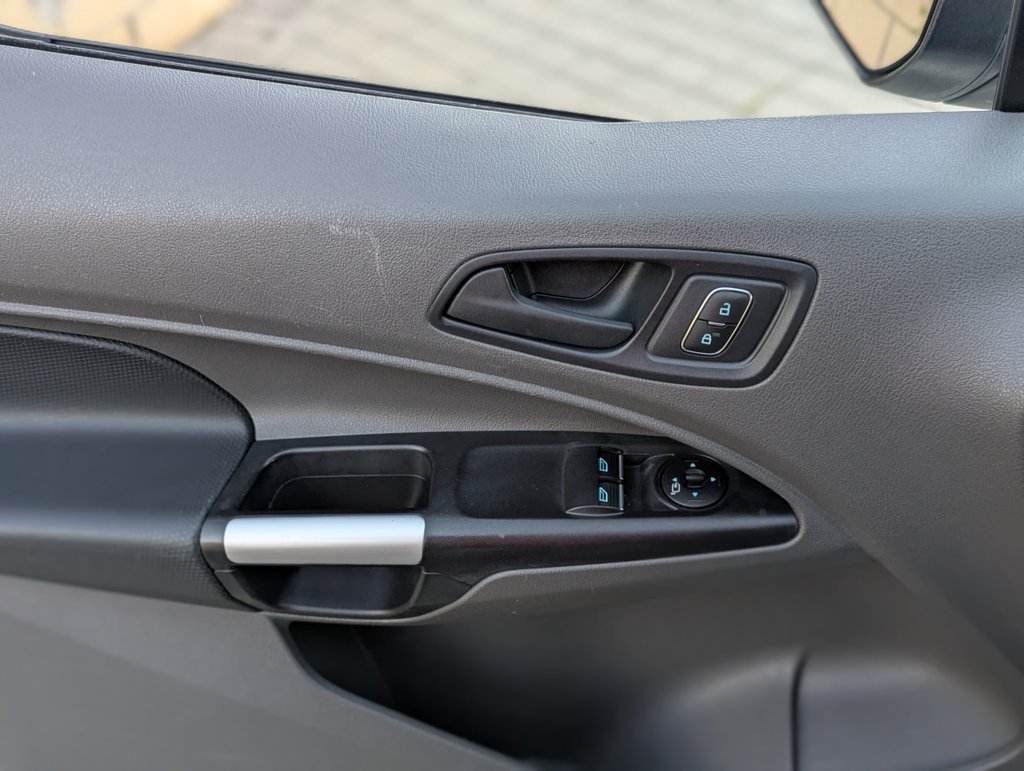 MIDCar coches ocasión Madrid Ford Transit Connect L2 210 1.5Ecoblue Trend Automatico 3 Plazas 120Cv IVA y Garantía Incl