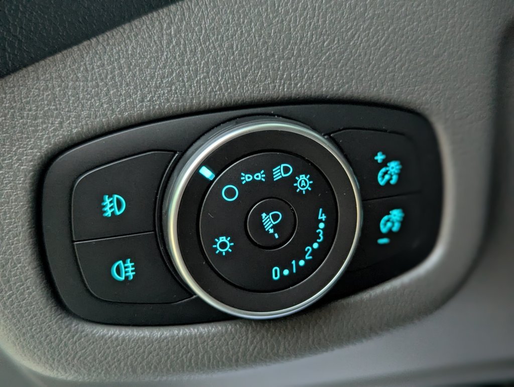 MIDCar coches ocasión Madrid Ford Transit Connect L2 210 1.5Ecoblue Trend Automatico 3 Plazas 120Cv IVA y Garantía Incl