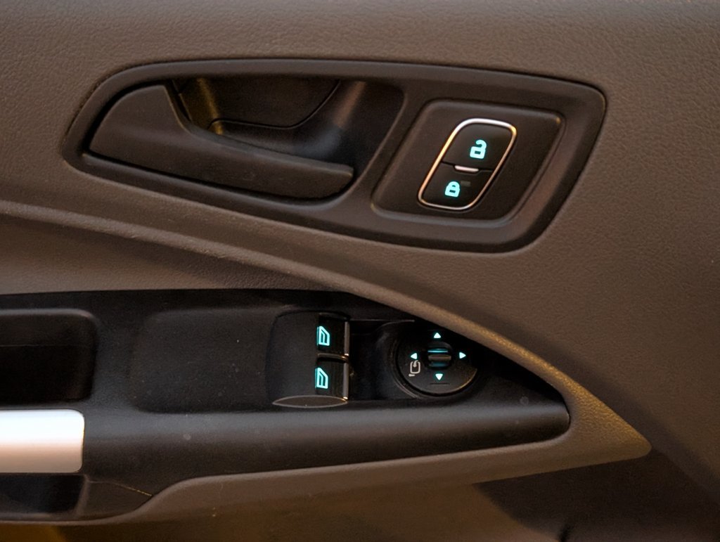 MIDCar coches ocasión Madrid Ford Transit Connect L2 210 1.5Ecoblue Trend Automatico 3 Plazas 120Cv IVA y Garantía Incl