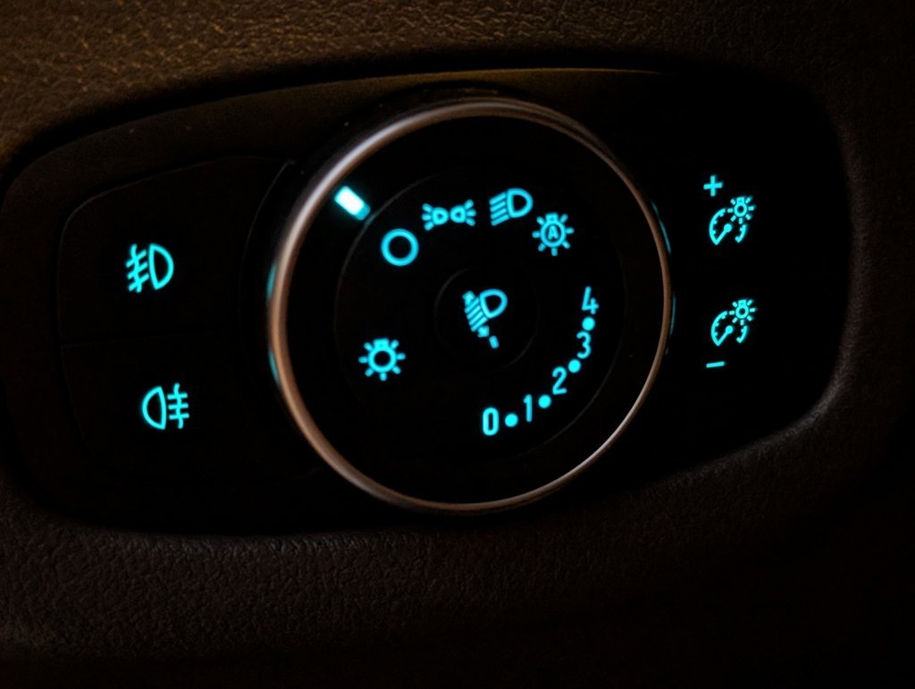 MIDCar coches ocasión Madrid Ford Transit Connect L2 210 1.5Ecoblue Trend Automatico 3 Plazas 120Cv IVA y Garantía Incl