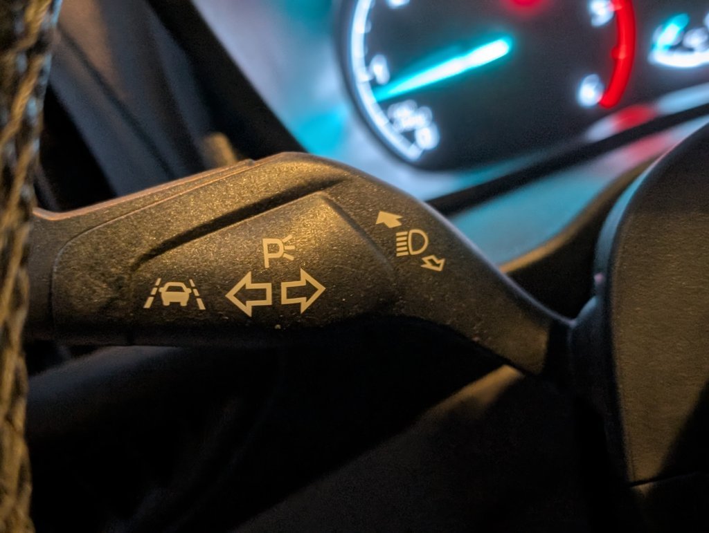 MIDCar coches ocasión Madrid Ford Transit Connect L2 210 1.5Ecoblue Trend Automatico 3 Plazas 120Cv IVA y Garantía Incl