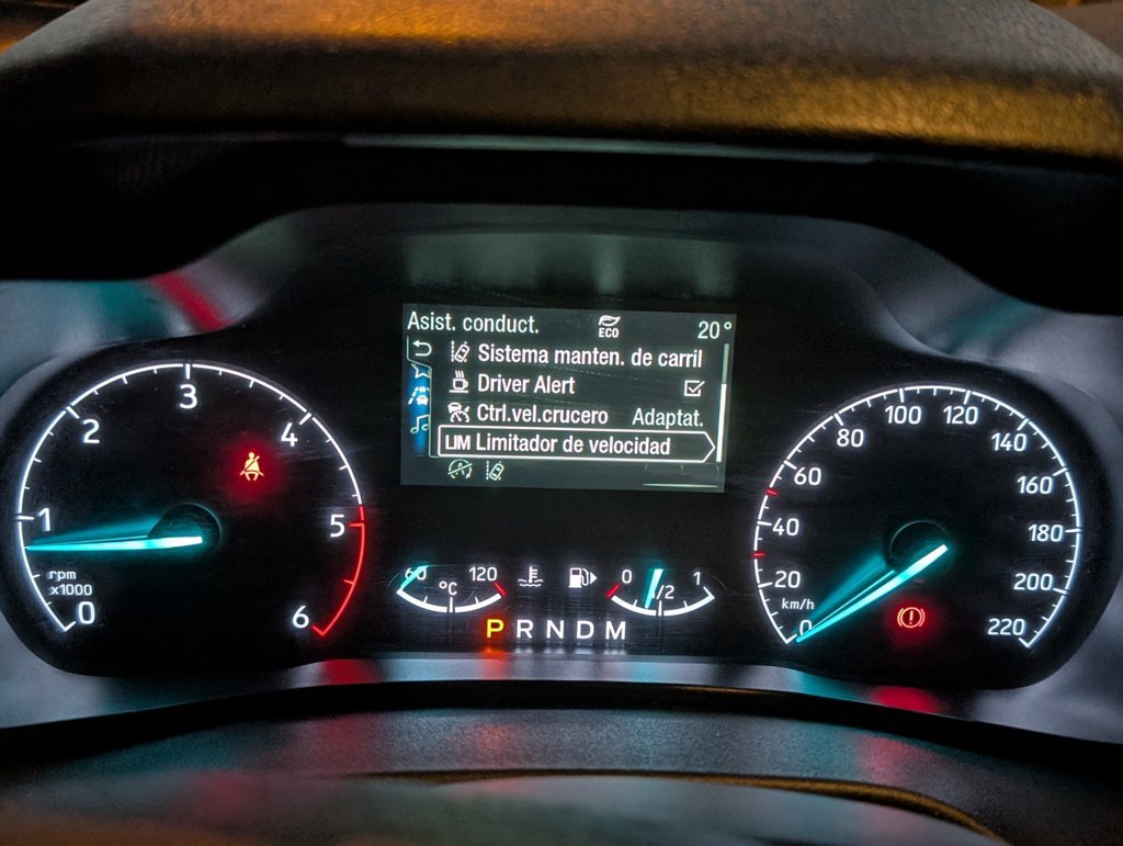 MIDCar coches ocasión Madrid Ford Transit Connect L2 210 1.5Ecoblue Trend Automatico 3 Plazas 120Cv IVA y Garantía Incl