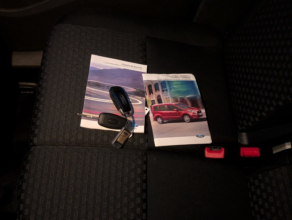 MIDCar coches ocasión Madrid Ford Transit Connect L2 210 1.5Ecoblue Trend Automatico 3 Plazas 120Cv IVA y Garantía Incl