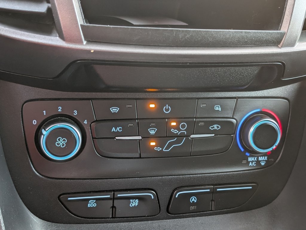 MIDCar coches ocasión Madrid Ford Transit Connect Van 1.5EcoBlue  Trend 240  S&S Trend L2, 3 Plazas, 6 Velocidades, 120Cv,