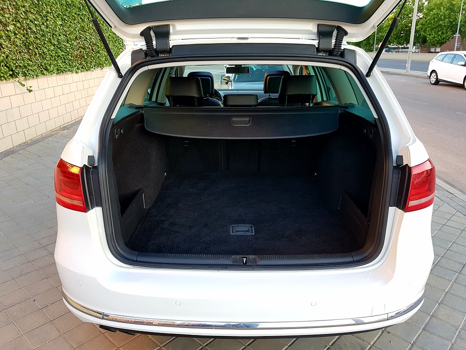 Autocasión MID Car vehículos segunda mano Madrid, Torrejón de Ardoz, Volkswagen Passat Variant 2.0 TDI 140cv Highline BMot Tech al mejor precio